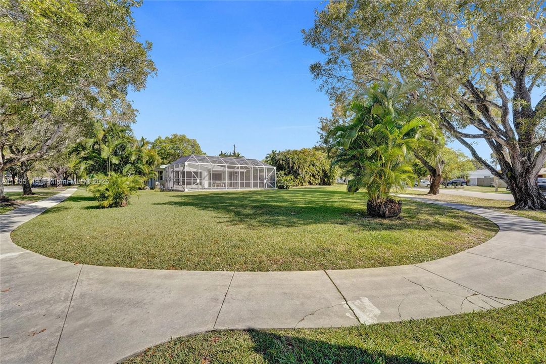 最近售出: $510,000 (2 贝兹, 1 浴室, 1102 平方英尺)