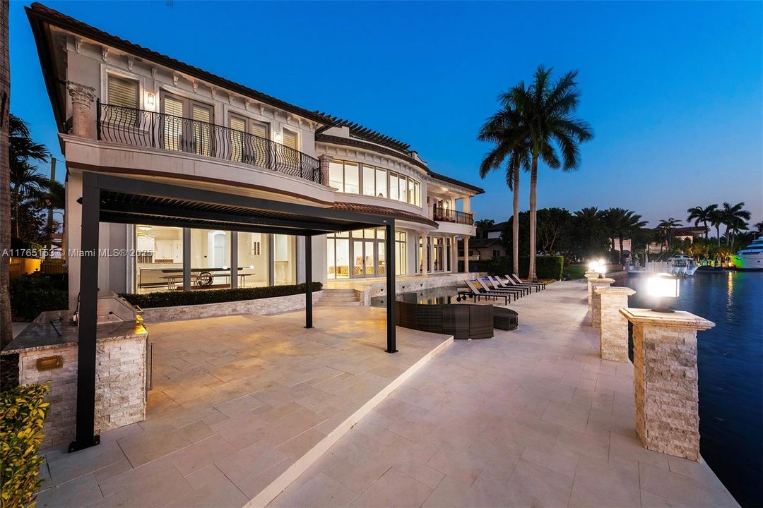 待售: $8,995,000 (5 贝兹, 6 浴室, 9274 平方英尺)