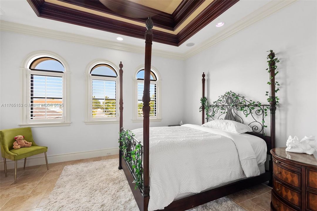 待售: $8,995,000 (5 贝兹, 6 浴室, 9274 平方英尺)