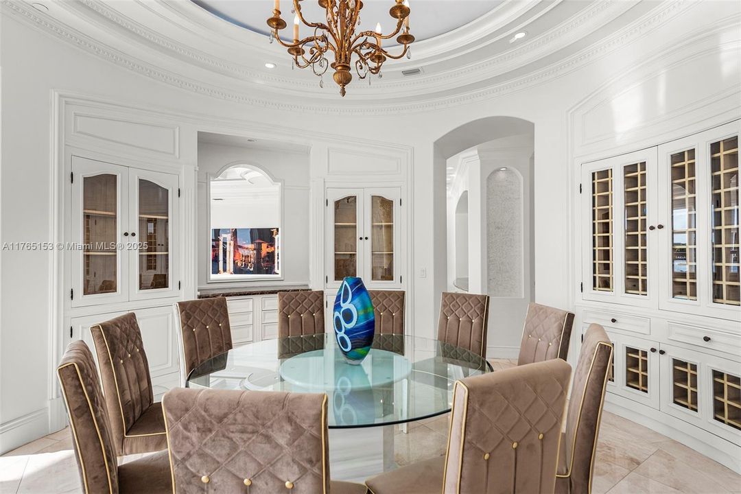 待售: $8,995,000 (5 贝兹, 6 浴室, 9274 平方英尺)