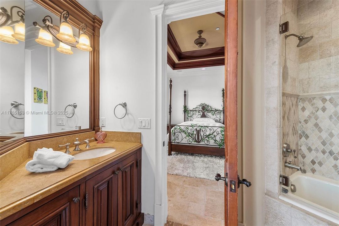 待售: $8,995,000 (5 贝兹, 6 浴室, 9274 平方英尺)