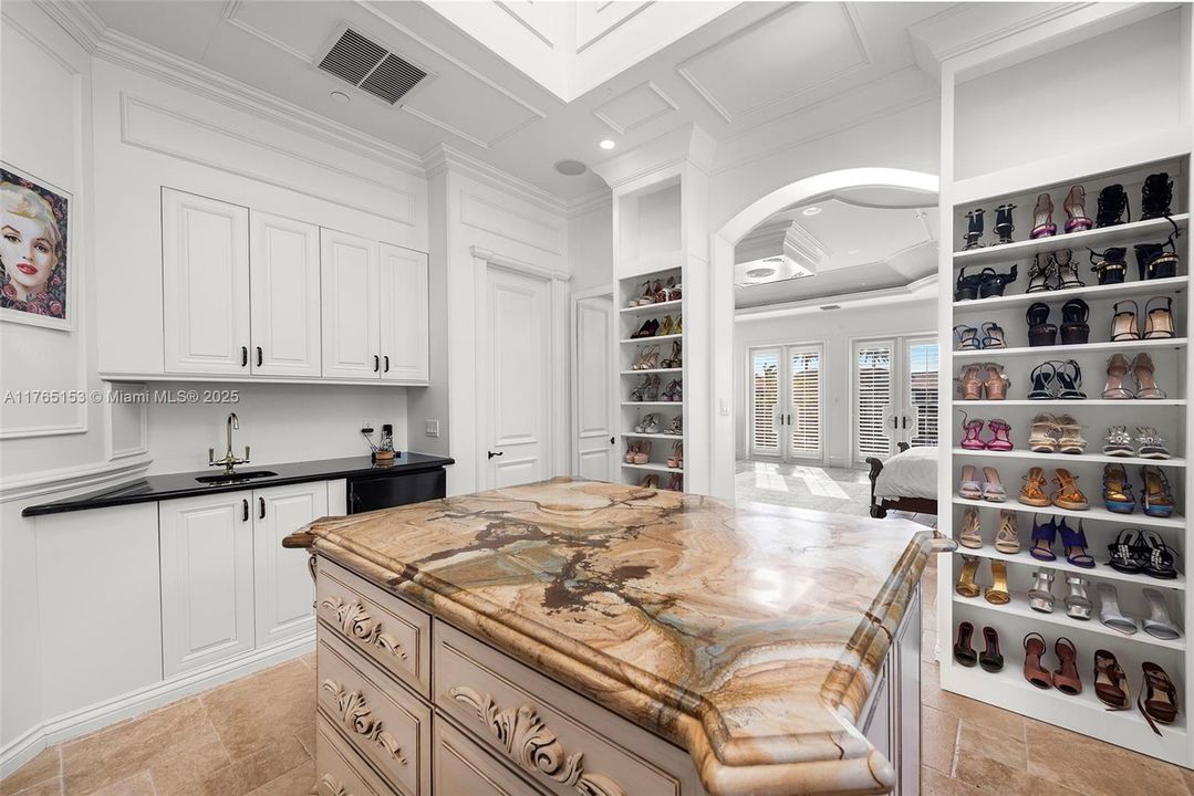 待售: $8,995,000 (5 贝兹, 6 浴室, 9274 平方英尺)