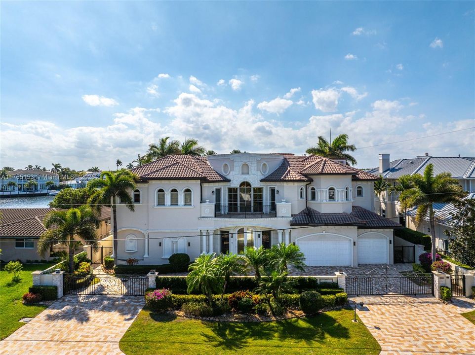 待售: $8,995,000 (5 贝兹, 6 浴室, 9274 平方英尺)