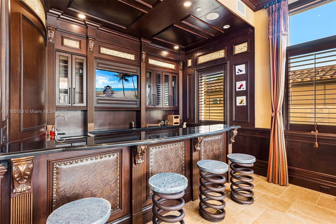 待售: $8,995,000 (5 贝兹, 6 浴室, 9274 平方英尺)