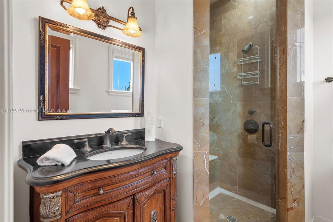 待售: $8,995,000 (5 贝兹, 6 浴室, 9274 平方英尺)