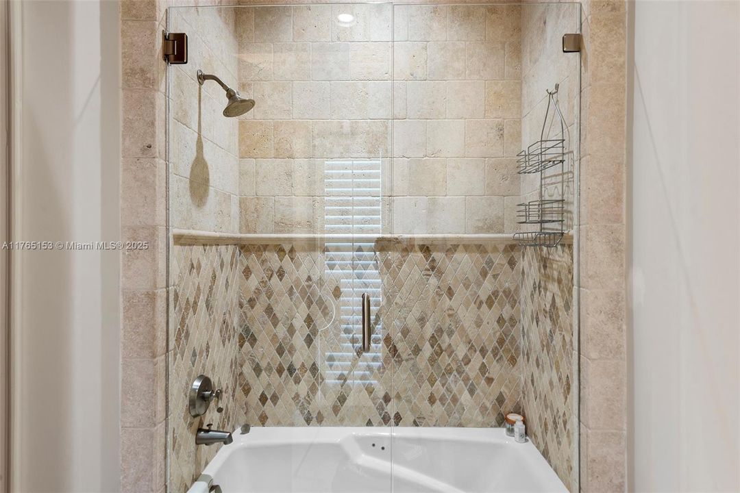 待售: $8,995,000 (5 贝兹, 6 浴室, 9274 平方英尺)