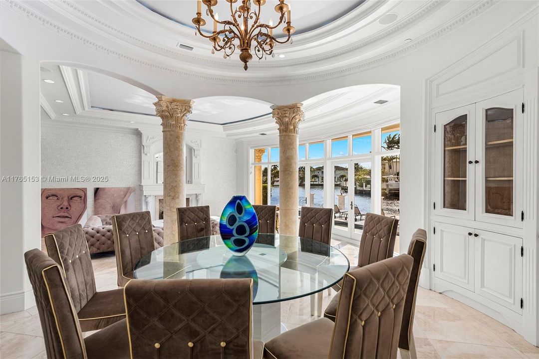 待售: $8,995,000 (5 贝兹, 6 浴室, 9274 平方英尺)