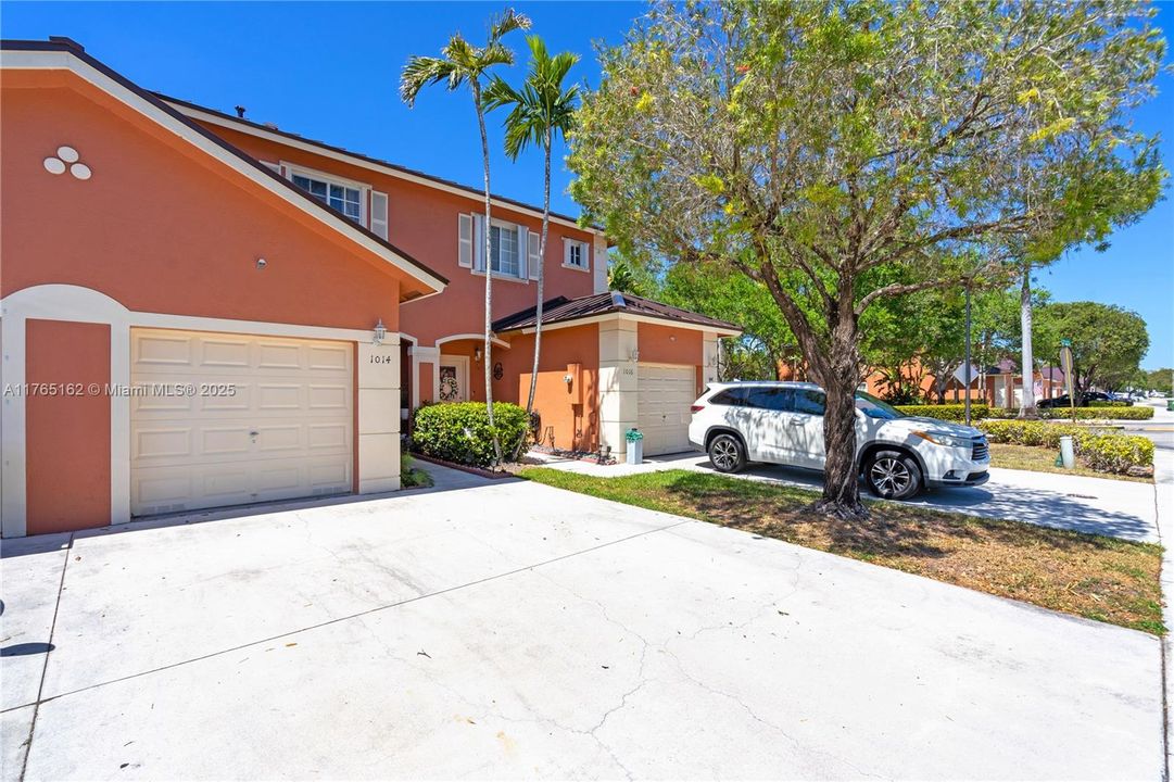 最近售出: $480,000 (3 贝兹, 2 浴室, 1584 平方英尺)