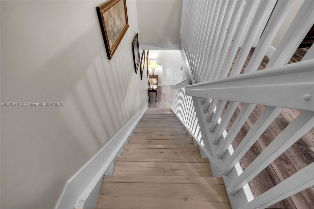 最近售出: $480,000 (3 贝兹, 2 浴室, 1584 平方英尺)