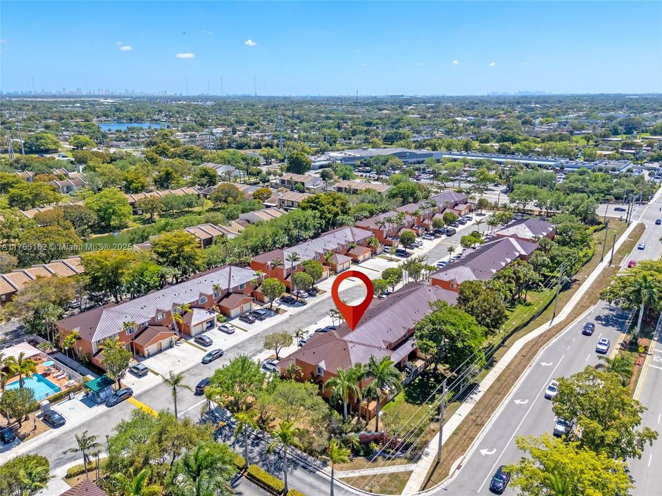 最近售出: $480,000 (3 贝兹, 2 浴室, 1584 平方英尺)