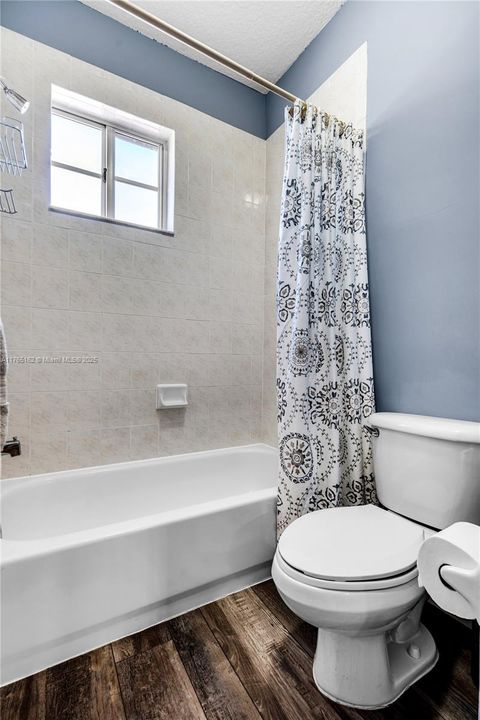 最近售出: $480,000 (3 贝兹, 2 浴室, 1584 平方英尺)