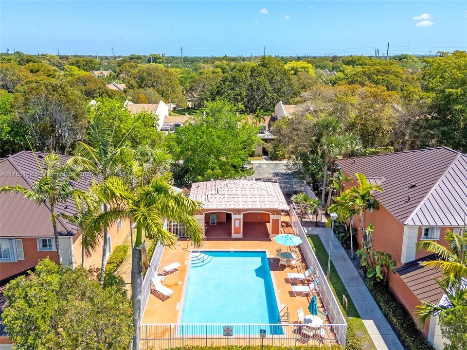 最近售出: $480,000 (3 贝兹, 2 浴室, 1584 平方英尺)