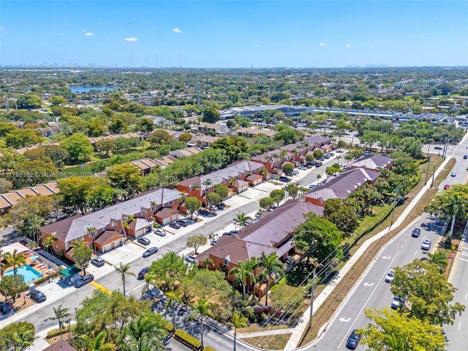 最近售出: $480,000 (3 贝兹, 2 浴室, 1584 平方英尺)