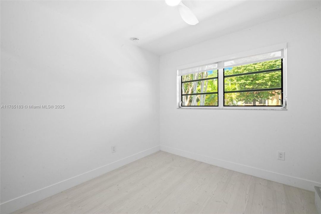 Recently Sold: $945,000 (3 beds, 2 baths, 1167 Square Feet)