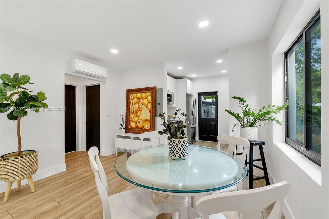 Vendido Recientemente: $625,000 (2 camas, 1 baños, 1204 Pies cuadrados)