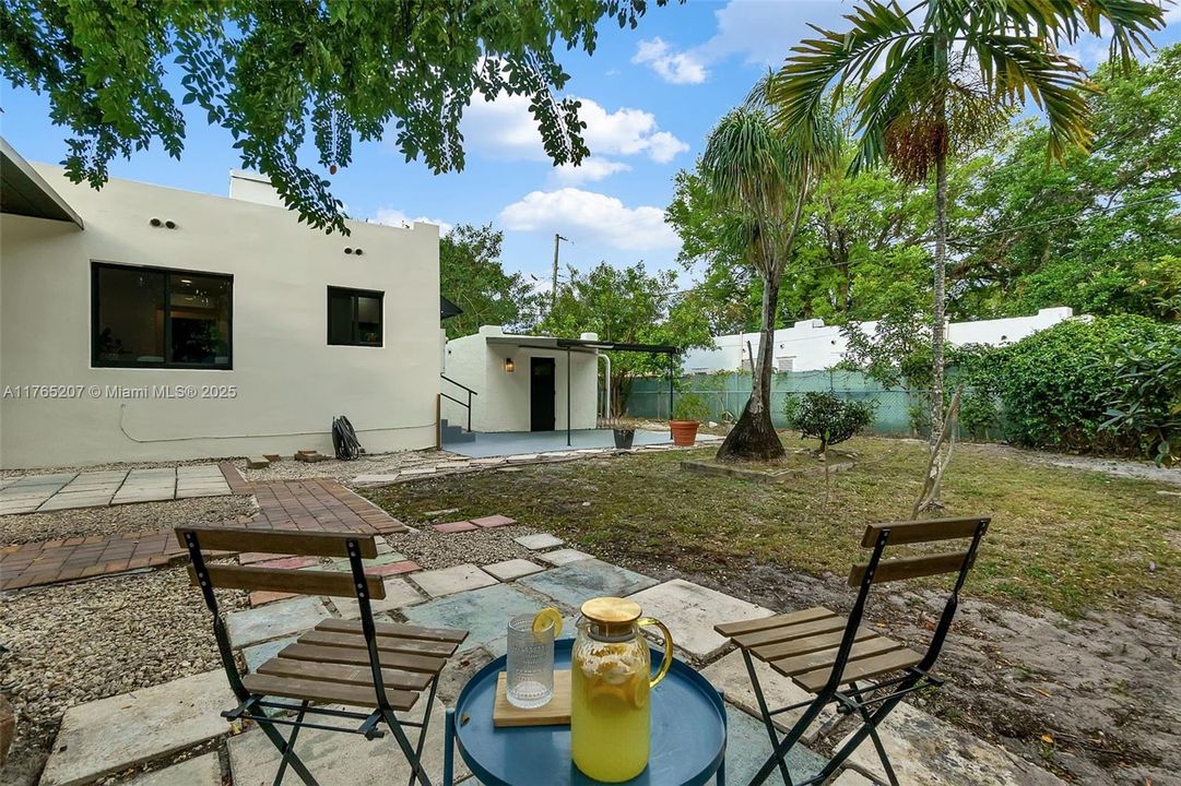 Vendido Recientemente: $625,000 (2 camas, 1 baños, 1204 Pies cuadrados)