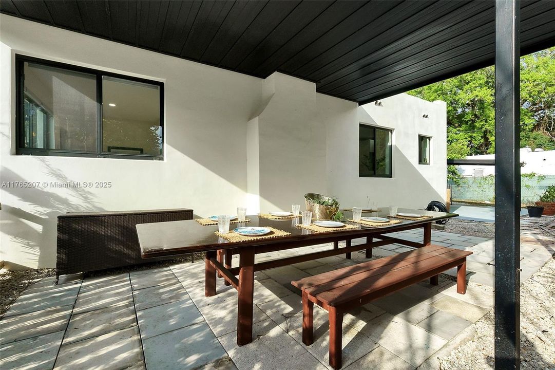 Vendido Recientemente: $625,000 (2 camas, 1 baños, 1204 Pies cuadrados)