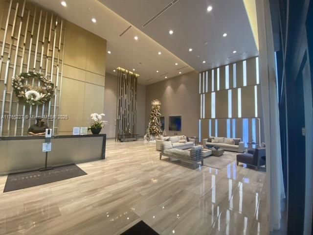 Recently Rented: $2,950 (1 beds, 1 baths, 778 Square Feet)