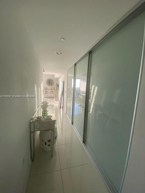 Recently Rented: $2,950 (1 beds, 1 baths, 778 Square Feet)