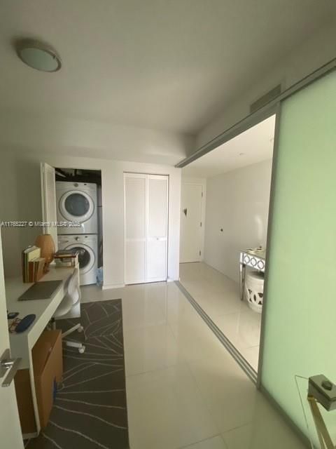 Recently Rented: $2,950 (1 beds, 1 baths, 778 Square Feet)