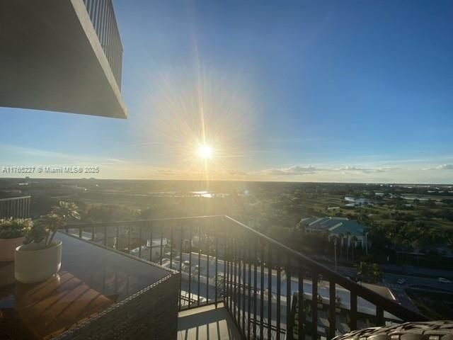 Recently Rented: $2,950 (1 beds, 1 baths, 778 Square Feet)