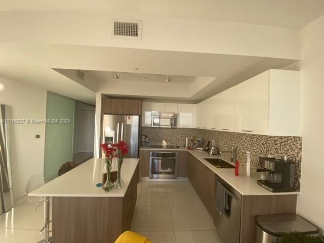 Recently Rented: $2,950 (1 beds, 1 baths, 778 Square Feet)