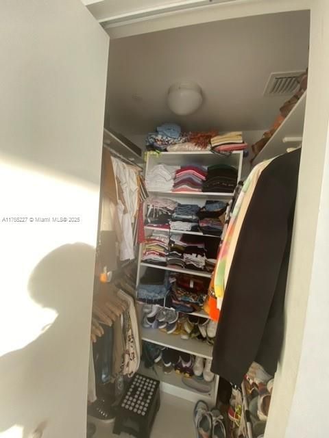 Recently Rented: $2,950 (1 beds, 1 baths, 778 Square Feet)