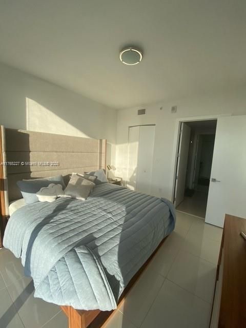 Recently Rented: $2,950 (1 beds, 1 baths, 778 Square Feet)