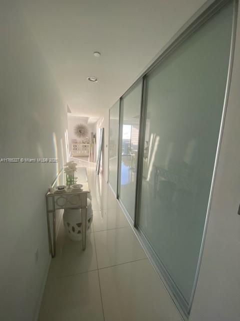 Recently Rented: $2,950 (1 beds, 1 baths, 778 Square Feet)