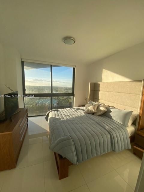 Recently Rented: $2,950 (1 beds, 1 baths, 778 Square Feet)