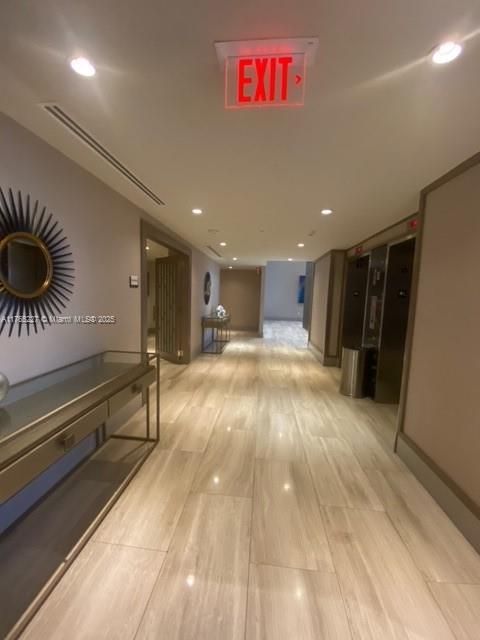 Recently Rented: $2,950 (1 beds, 1 baths, 778 Square Feet)