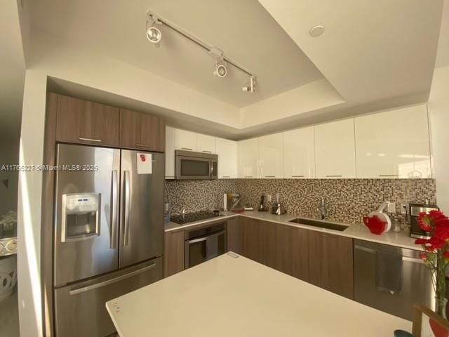 Recently Rented: $2,950 (1 beds, 1 baths, 778 Square Feet)