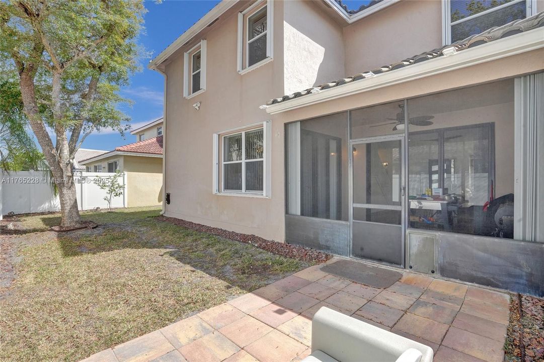 最近售出: $669,000 (4 贝兹, 2 浴室, 2292 平方英尺)