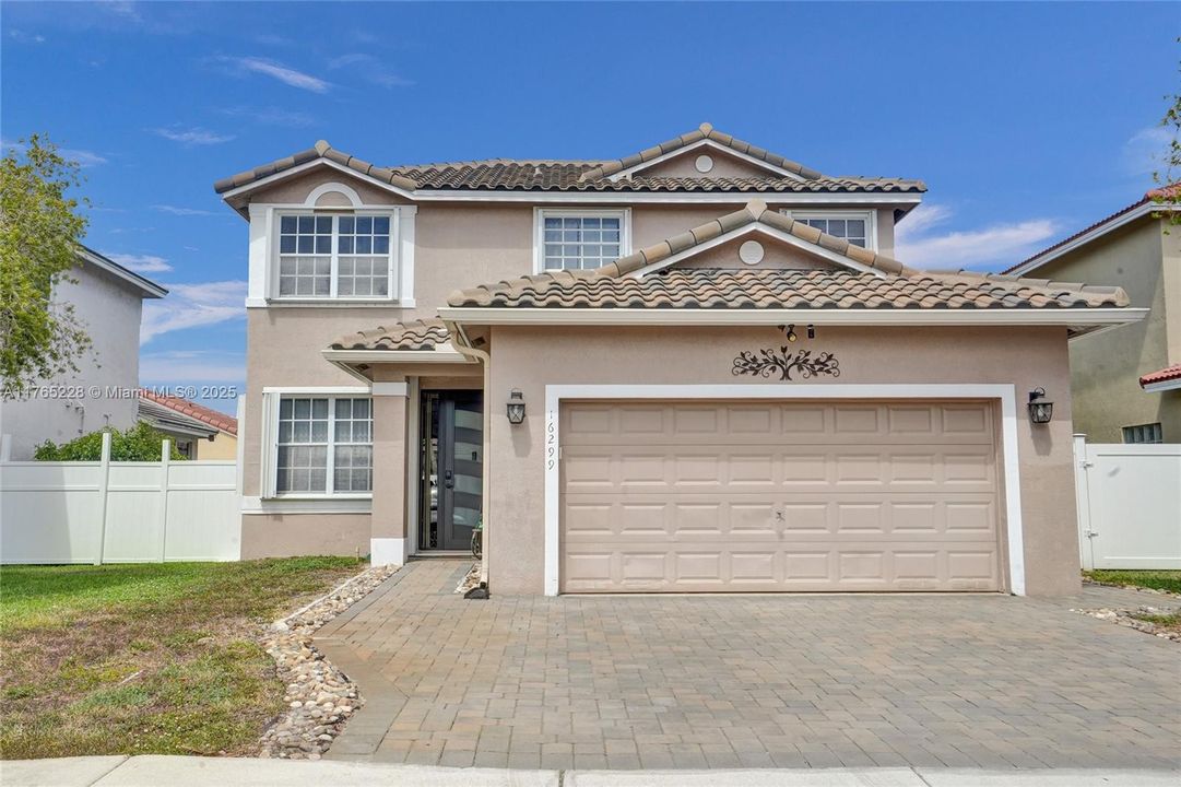 最近售出: $669,000 (4 贝兹, 2 浴室, 2292 平方英尺)