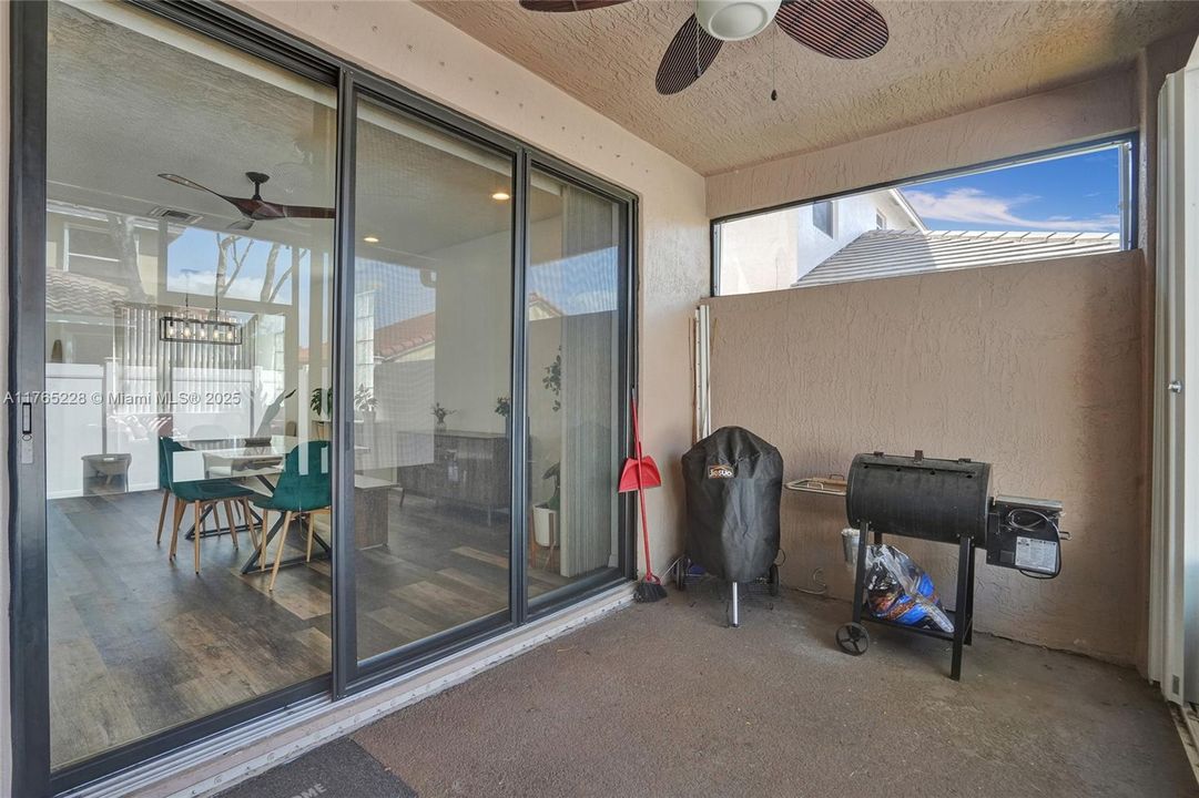 最近售出: $669,000 (4 贝兹, 2 浴室, 2292 平方英尺)