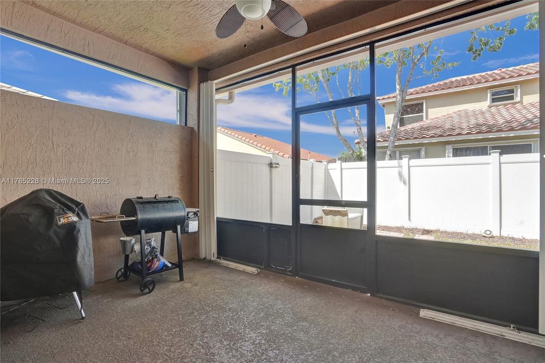 最近售出: $669,000 (4 贝兹, 2 浴室, 2292 平方英尺)