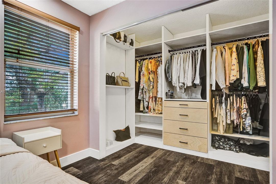 最近售出: $669,000 (4 贝兹, 2 浴室, 2292 平方英尺)