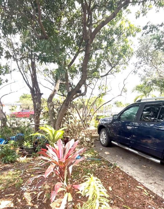 Recently Sold: $429,000 (2 beds, 1 baths, 1210 Square Feet)