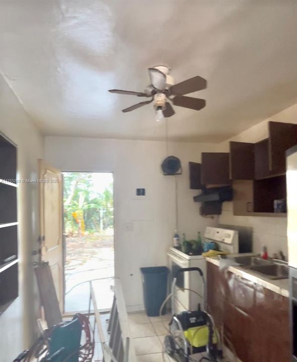 Recently Sold: $429,000 (2 beds, 1 baths, 1210 Square Feet)