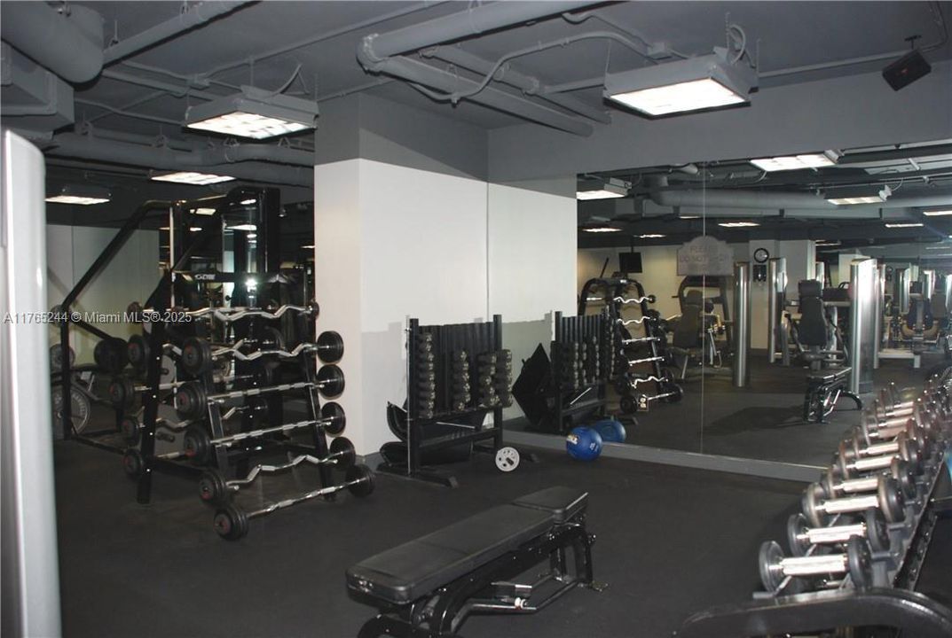 最近租的: $3,150 (1 贝兹, 1 浴室, 720 平方英尺)