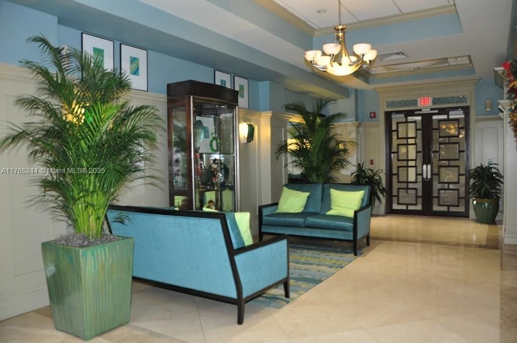 最近租的: $3,150 (1 贝兹, 1 浴室, 720 平方英尺)