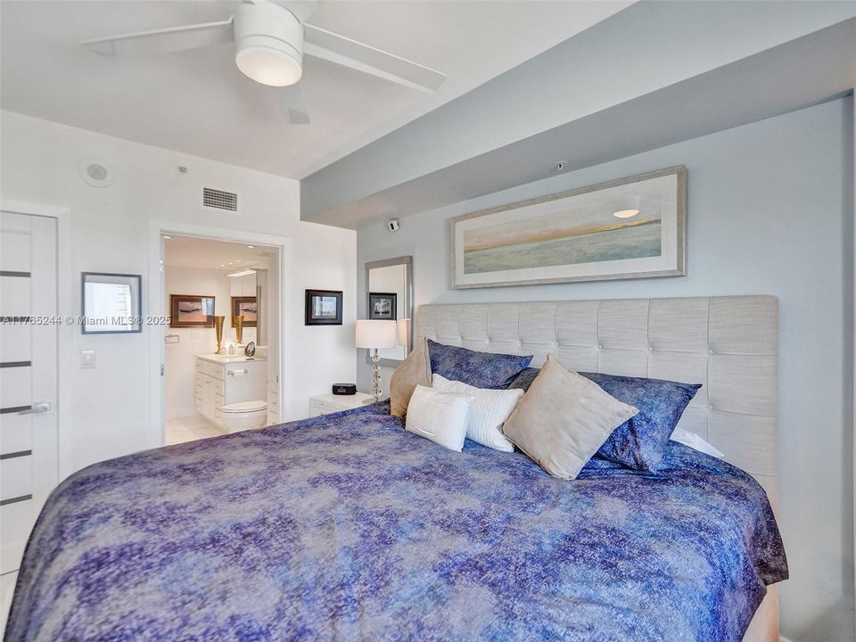 最近租的: $3,150 (1 贝兹, 1 浴室, 720 平方英尺)