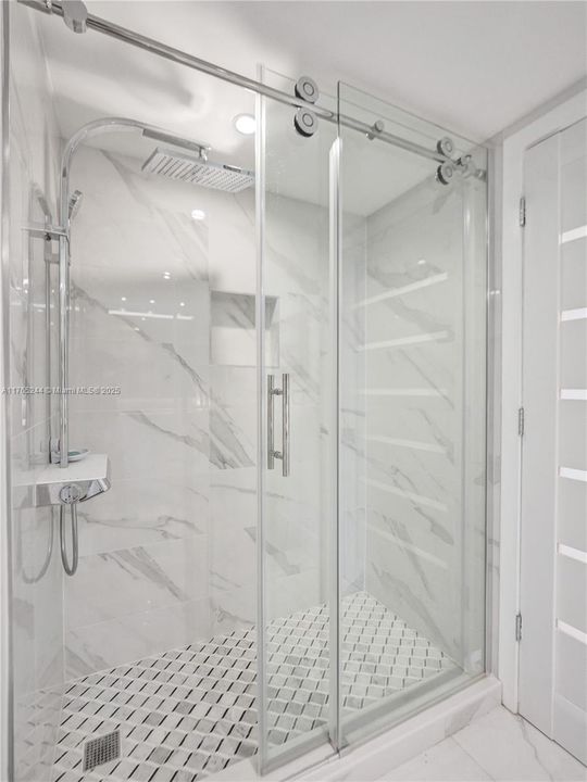 最近租的: $3,150 (1 贝兹, 1 浴室, 720 平方英尺)