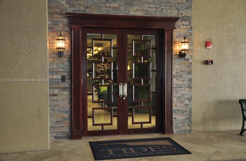 最近租的: $3,150 (1 贝兹, 1 浴室, 720 平方英尺)