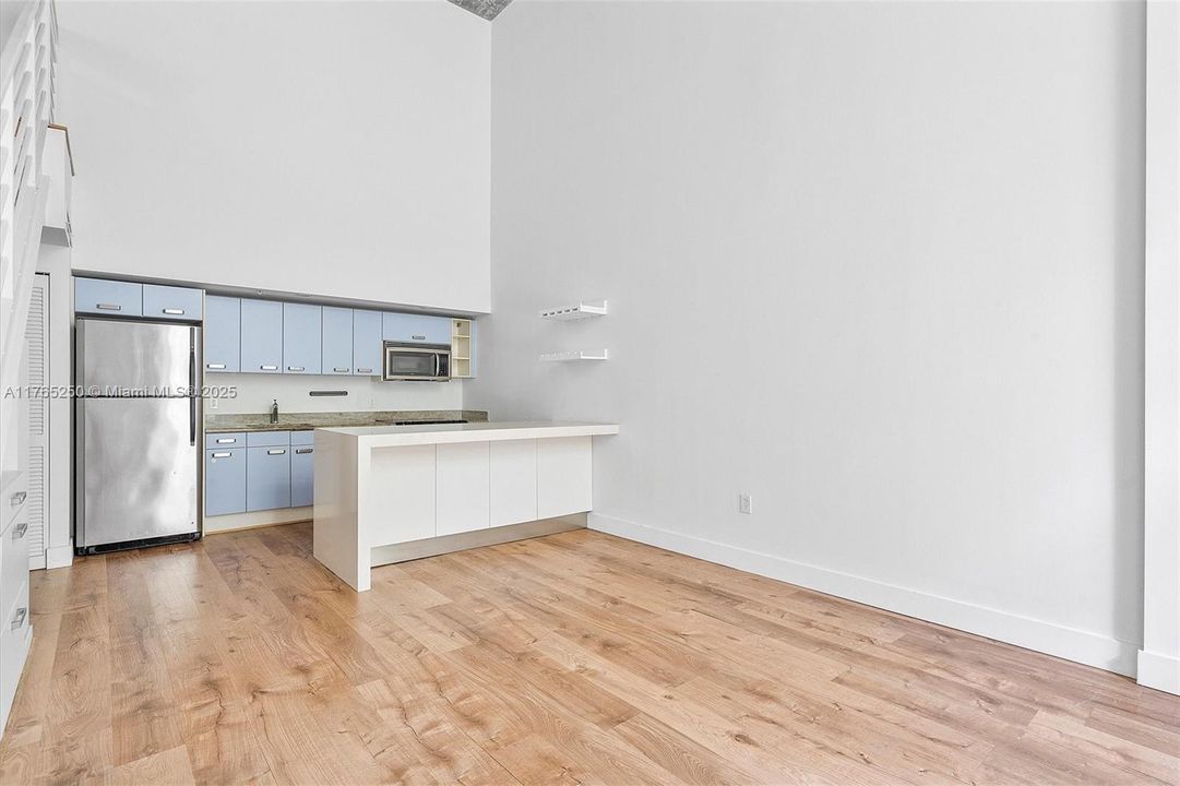 Recently Sold: $630,000 (2 beds, 2 baths, 1103 Square Feet)