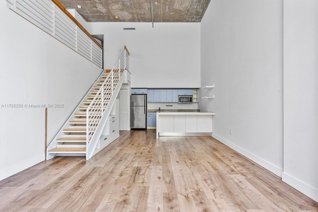 Recently Sold: $630,000 (2 beds, 2 baths, 1103 Square Feet)