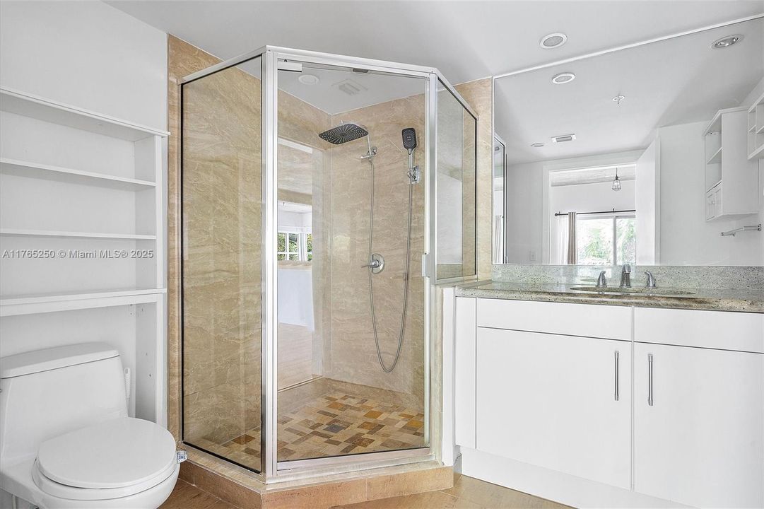 Recently Sold: $630,000 (2 beds, 2 baths, 1103 Square Feet)