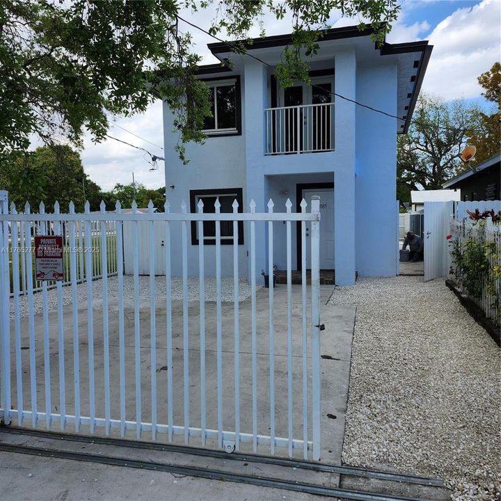 For Sale: $483,500 (3 beds, 2 baths, 1360 Square Feet)