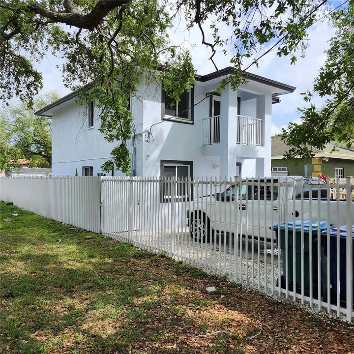 For Sale: $483,500 (3 beds, 2 baths, 1360 Square Feet)