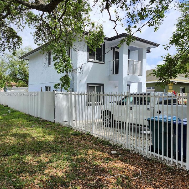For Sale: $483,500 (3 beds, 2 baths, 1360 Square Feet)